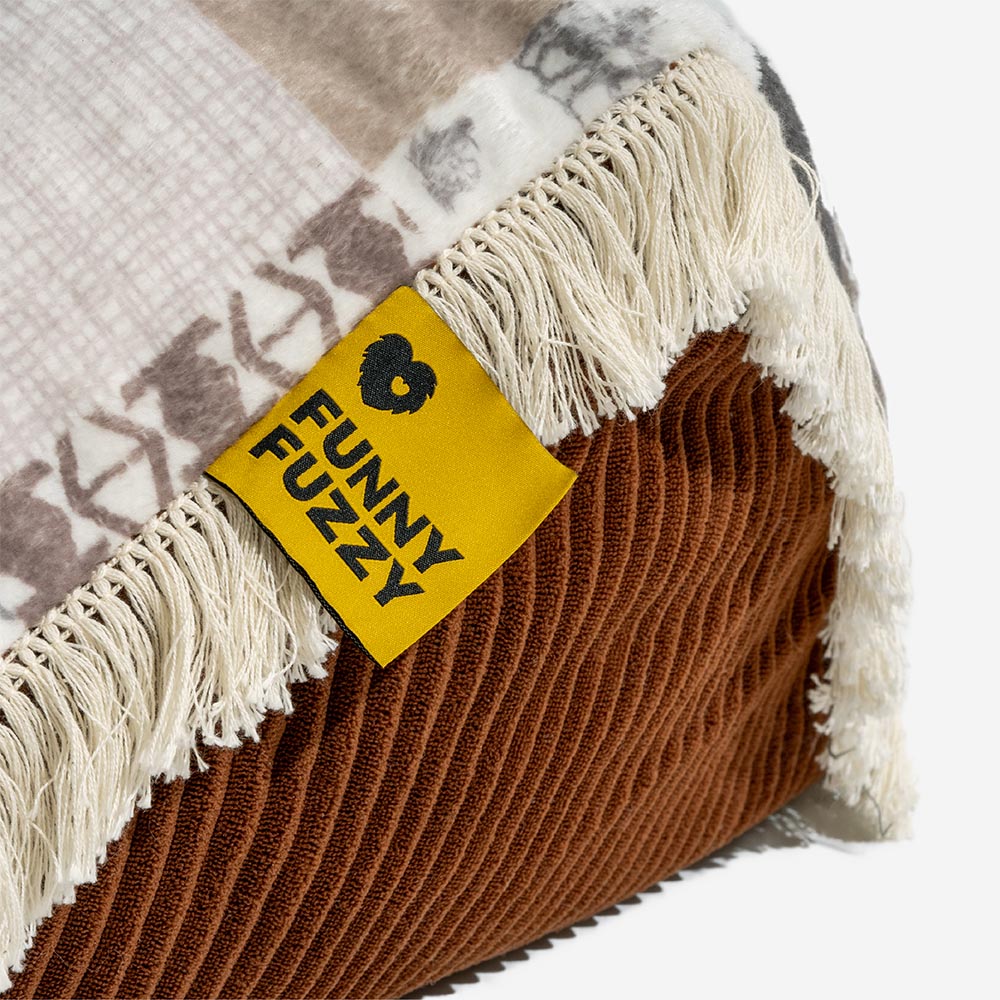 Cama de perros redonda de perros relajante de Boho Tassel lavable - Noche de cazadores