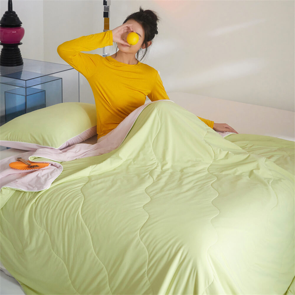 Lightweight Wavy Pattern Summer Cooling Blanket