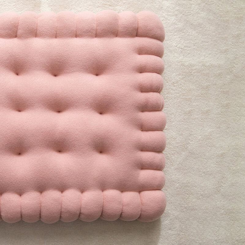 Biscuit Quilted Dog Bed - FUNNYFUZZY